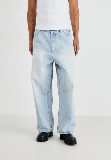 Свободные джинсы