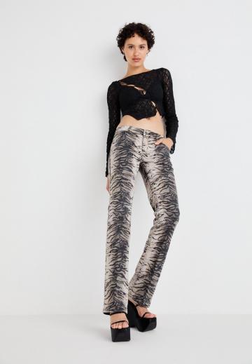 Клешеные брюки