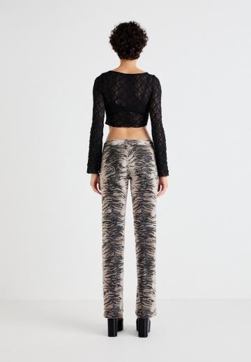 Клешеные брюки