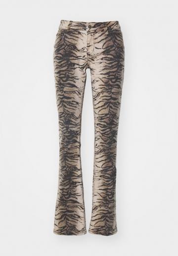 Клешеные брюки