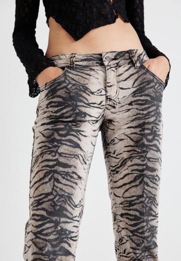 Клешеные брюки