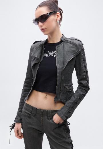 Куртка с накладнымит карманами