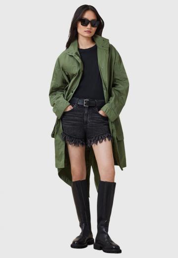 Куртка с накладнымит карманами