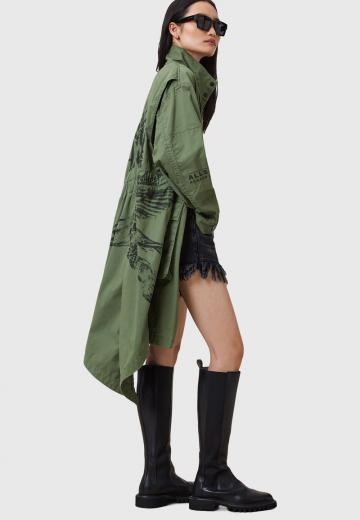 Куртка с накладнымит карманами