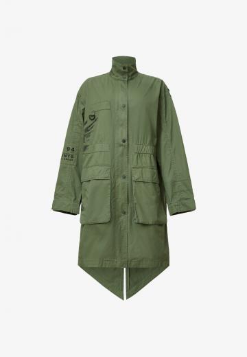 Куртка с накладнымит карманами