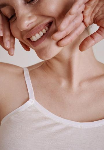 Топ на бретельках