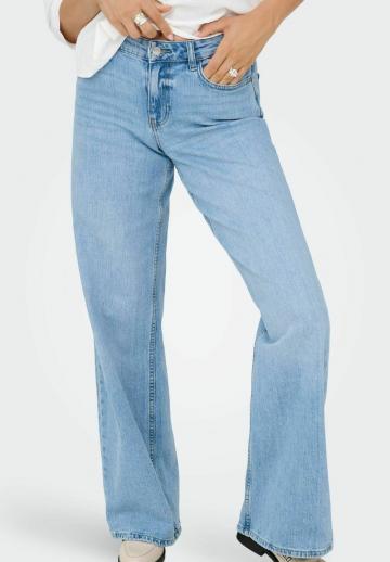 Клешеные джинсы