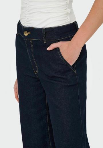 Клешеные джинсы