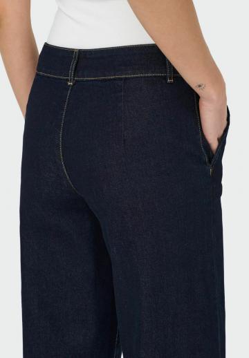 Клешеные джинсы