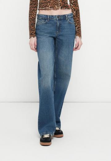 Джинсы
