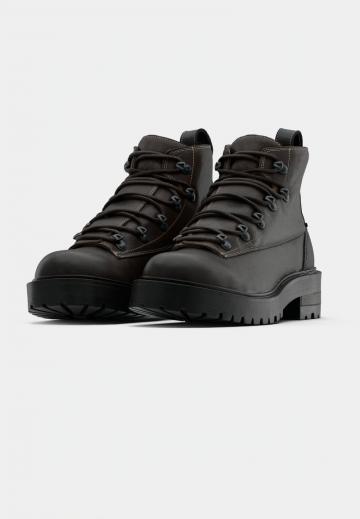 Ботинки на шнуровке