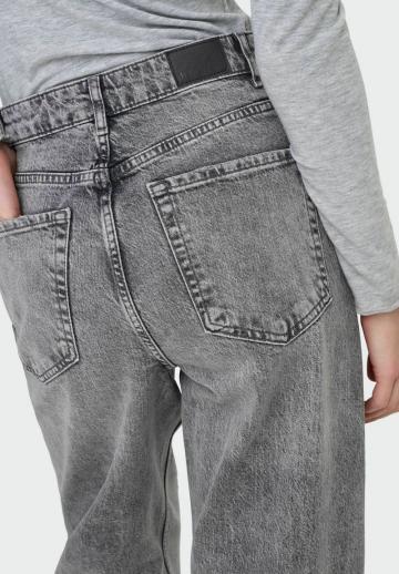Свободные джинсы