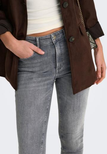 Узкие джинсы