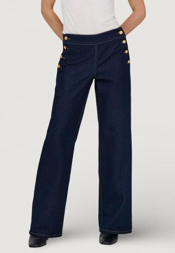 Прямые джинсы