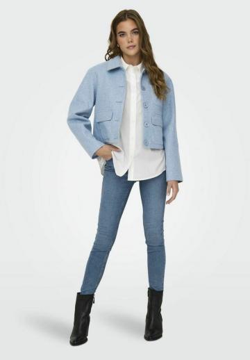 Короткая куртка