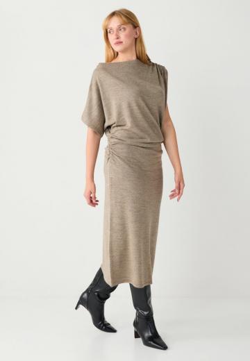 Вязаное платье