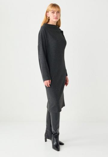 Вязаное платье