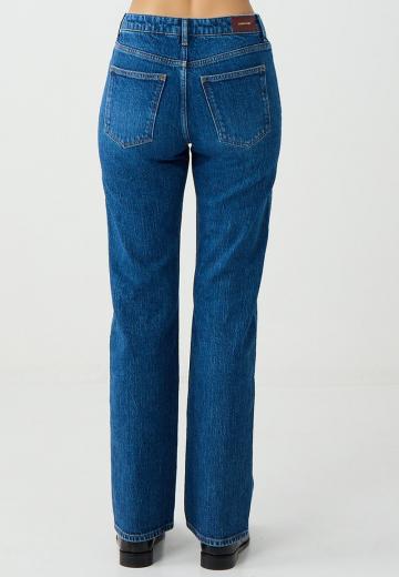 Прямые джинсы