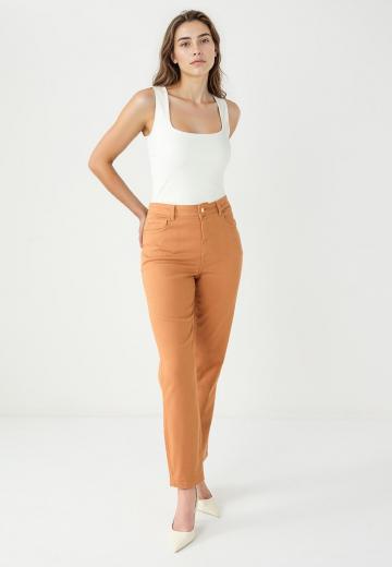 Прямые джинсы