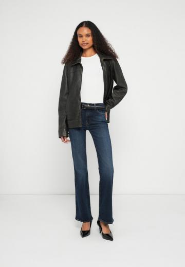 Клешеные брюки