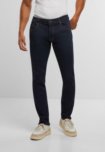 Узкие джинсы
