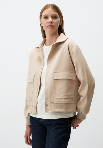 Куртка с накладнымит карманами