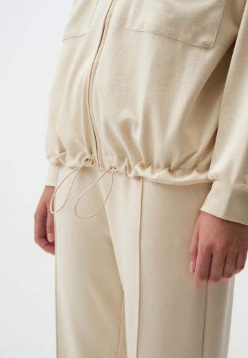 Куртка с накладнымит карманами