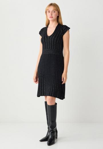 Вязаное платье