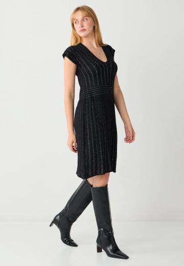 Вязаное платье