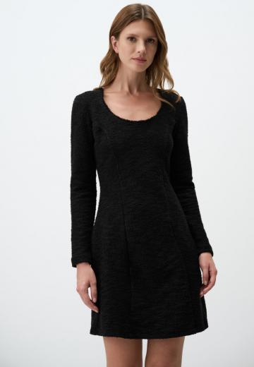 Вязаное платье