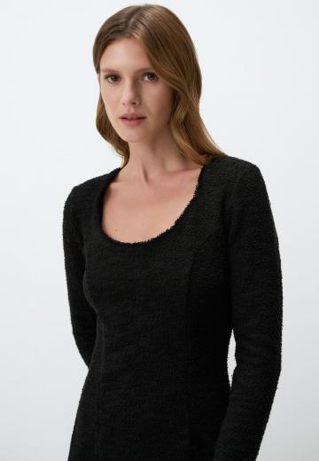 Вязаное платье