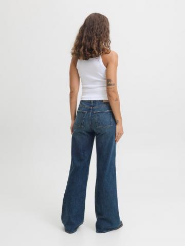 Клешеные джинсы