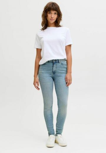 Узкие джинсы