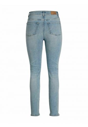 Узкие джинсы