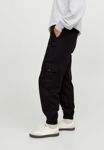 Брюки с накладными карманами