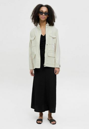 Куртка с накладнымит карманами