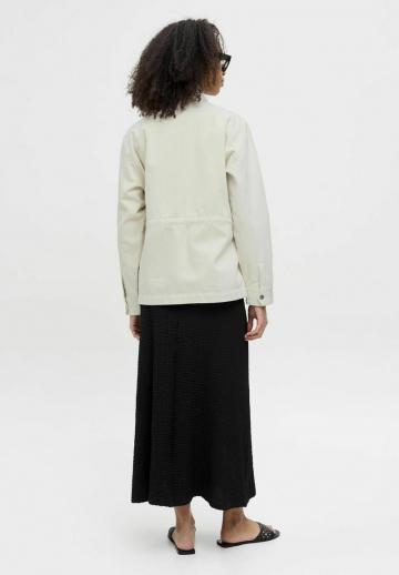 Куртка с накладнымит карманами