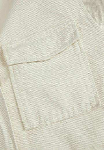 Куртка с накладнымит карманами