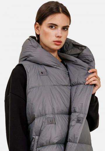 Пуховой жилет