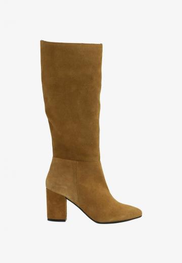 Высокие сапоги