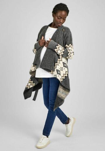 Длинный жилет