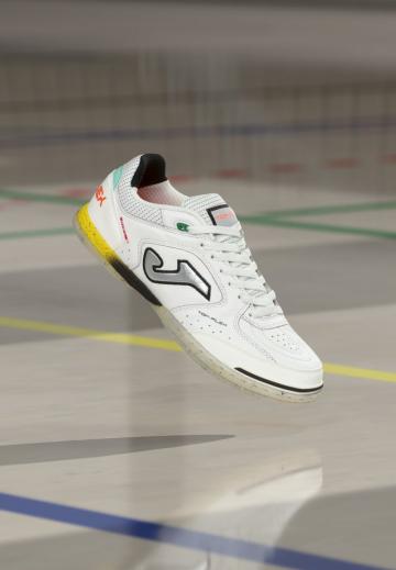 Футбольные бутсы