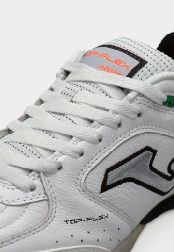 Футбольные бутсы