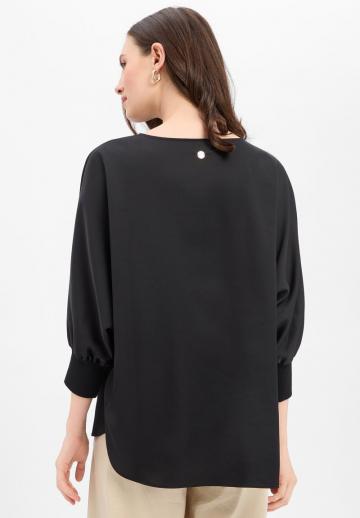 Атласная блузка