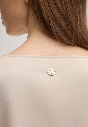 Атласная блузка