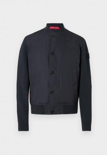 Куртка бомбер