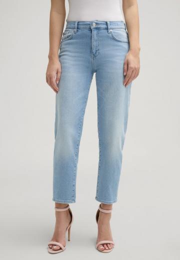 Короткие джинсы
