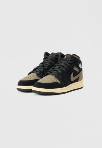 Высокие кеды