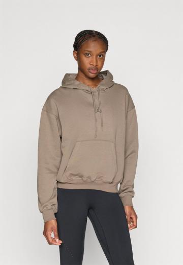 Спортивная толстовка