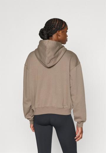 Спортивная толстовка